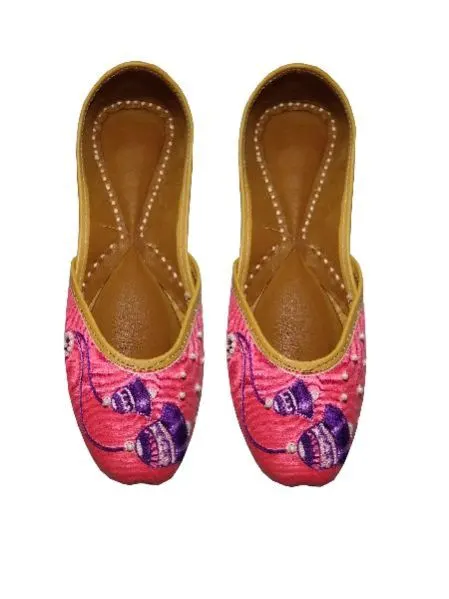 Image "Pagarkhi" Bell Pink Designer Handmade Leather Juti