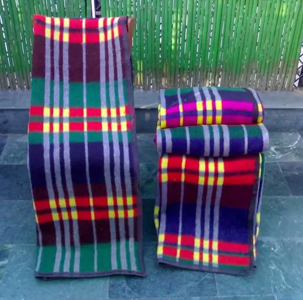 Acrylic Check Pattern Blanket (1.5Kg)
