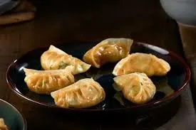 Frozen Chicken Schezwan Momos