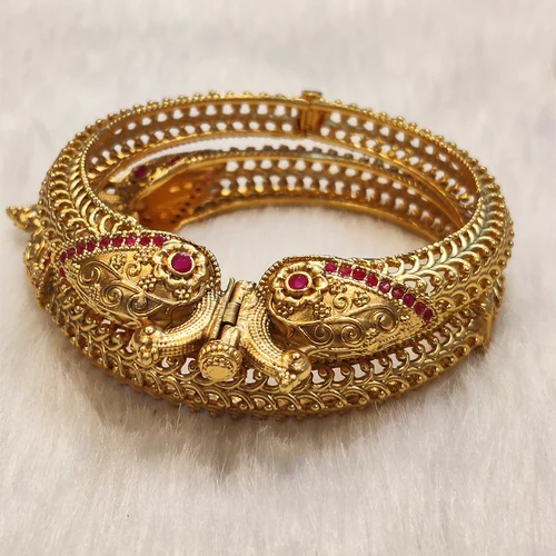 Image Round Ruby Rajwadi Brass Bangle